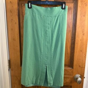 Ann Taylor green skirt. Size 14.